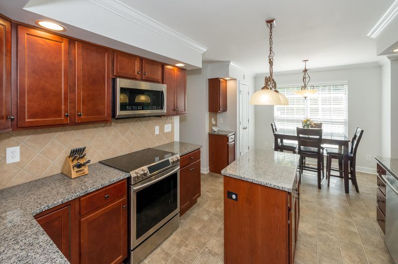 2025 Fall Haven Ln, Knoxville, TN 37932