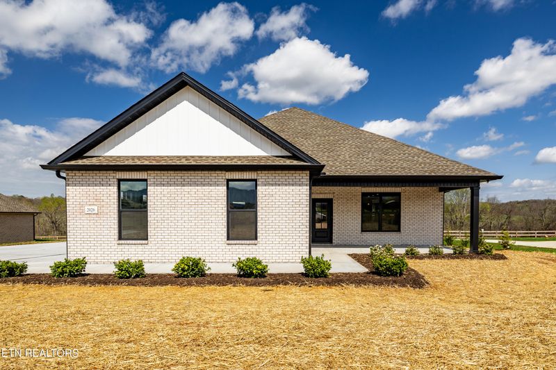 2026 Griffitts Mill Cir, Maryville, TN 37803