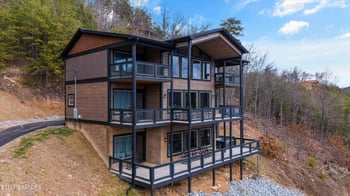 2026 Mccarter Dr, Sevierville, TN 37862