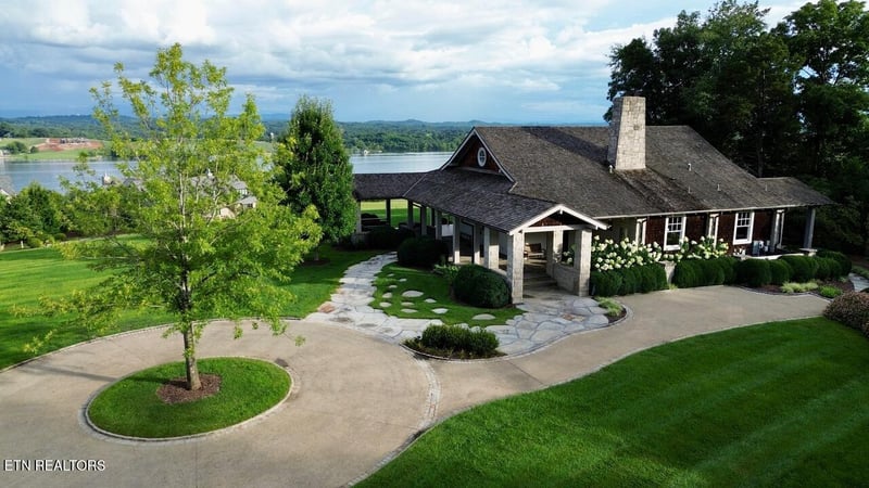 2027 Arcadia Peninsula Way, Knoxville, TN 37922