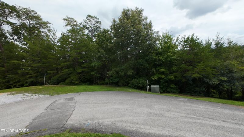 2027 Piney Overlook Ln, Sevierville, TN 37862