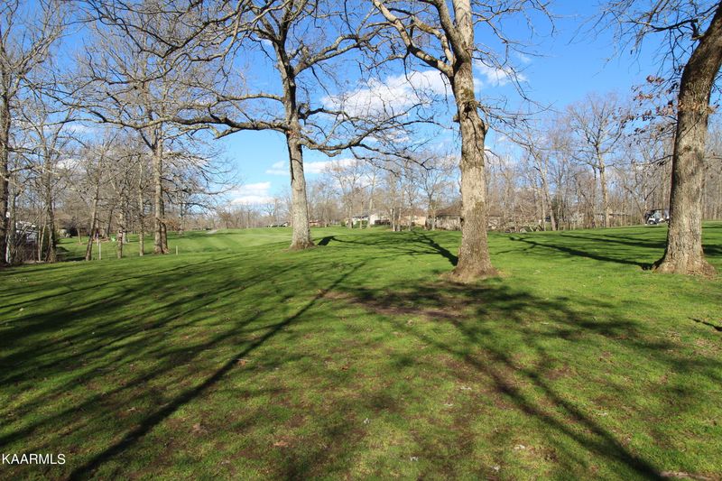 2029 Cravens Dr, Crossville, TN 38572