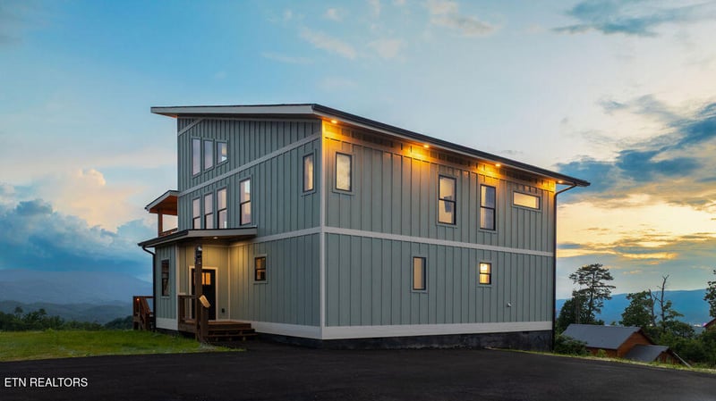 2029 Starr Crest Dr, Sevierville, TN 37876