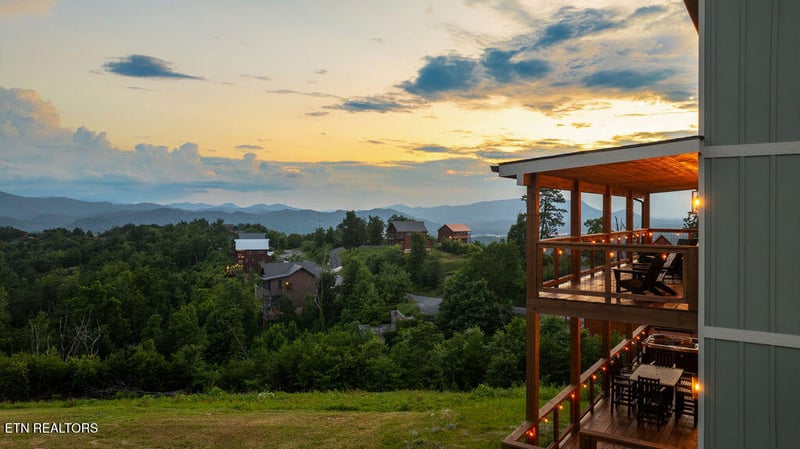 2029 Starr Crest Dr, Sevierville, TN 37876