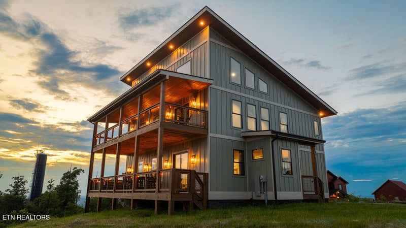 2029 Starr Crest Dr, Sevierville, TN 37876