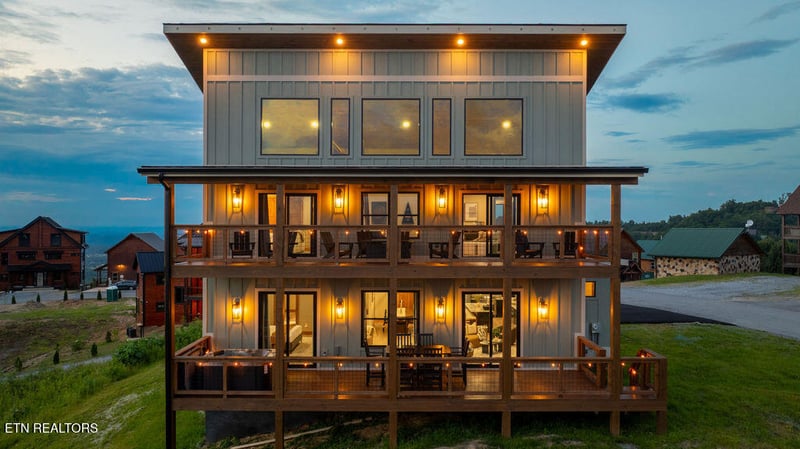 2029 Starr Crest Dr, Sevierville, TN 37876
