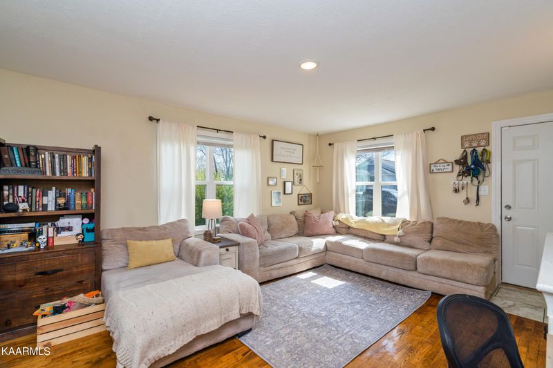 203 Birch St, Harriman, TN 37748