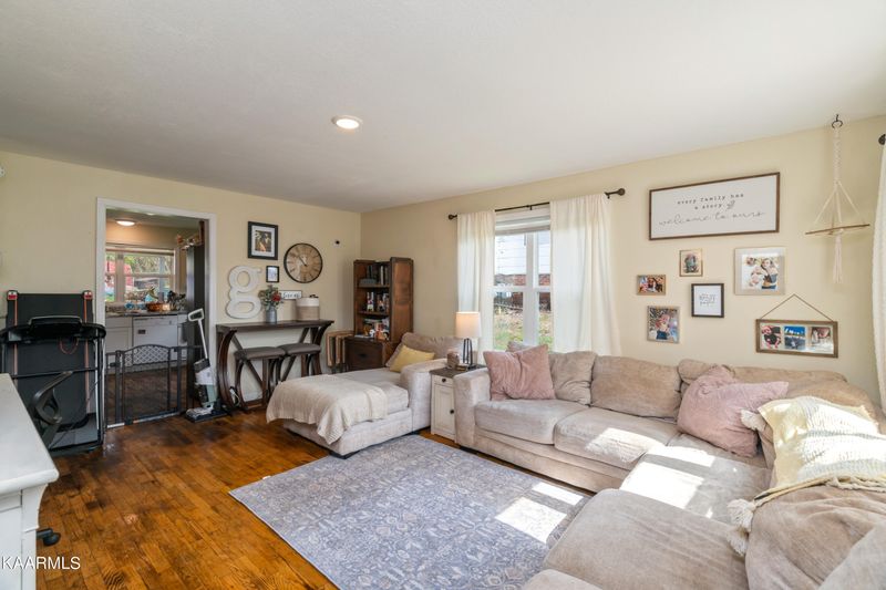 203 Birch St, Harriman, TN 37748