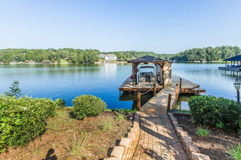 203 Chickasaw Ln, Loudon, TN 37774