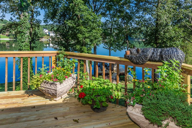 203 Chickasaw Ln, Loudon, TN 37774