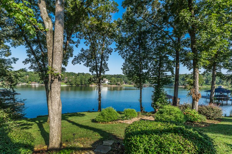 203 Chickasaw Ln, Loudon, TN 37774