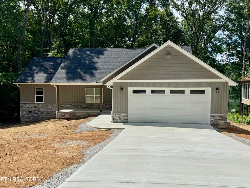 203 Dublin Ln, Crossville, TN 38558