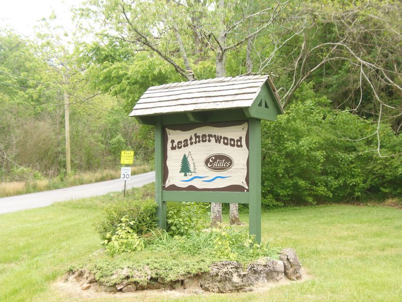 203 E Leatherwood Dr, Walland, TN 37886