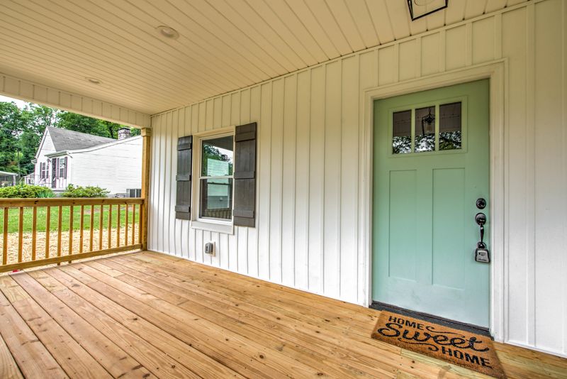 203 E Red Bud Rd, Knoxville, TN 37920