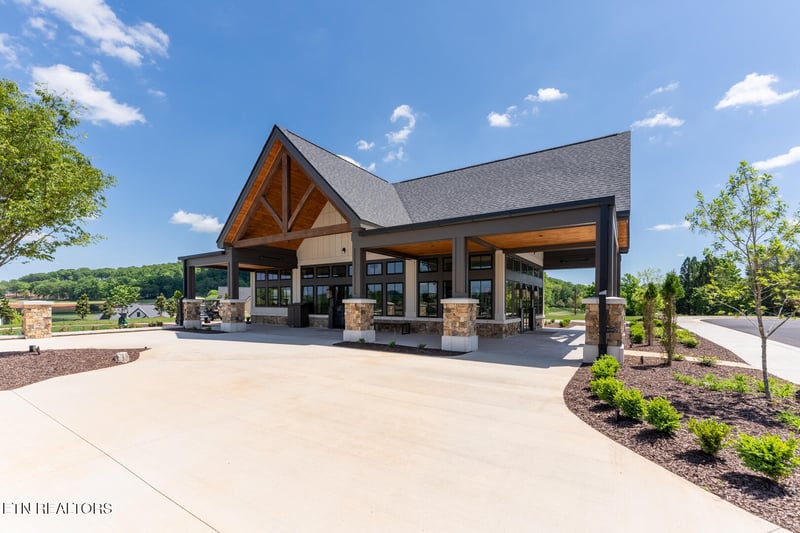 203 Flip Flop Way, Loudon, TN 37774