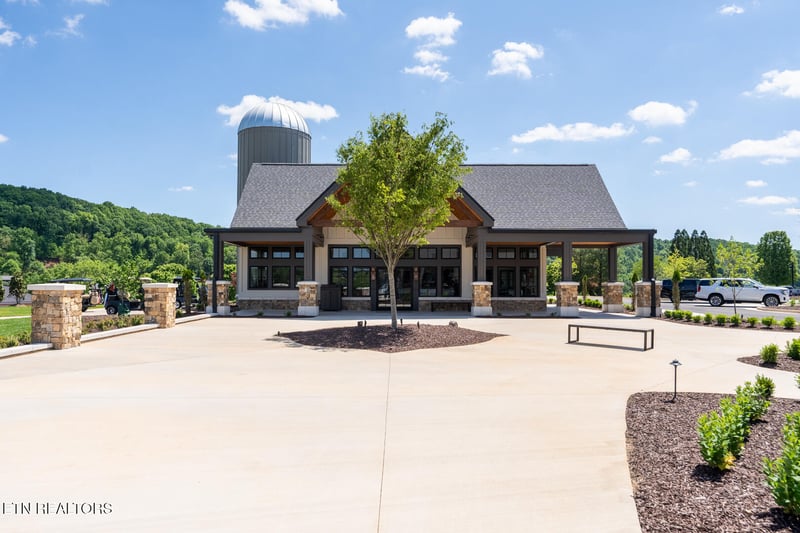 203 Flip Flop Way, Loudon, TN 37774
