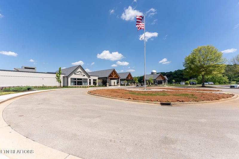 203 Flip Flop Way, Loudon, TN 37774