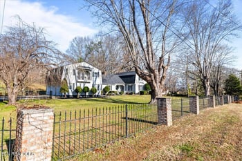 203 Golf Hill Ln, Lafollette, TN 37766