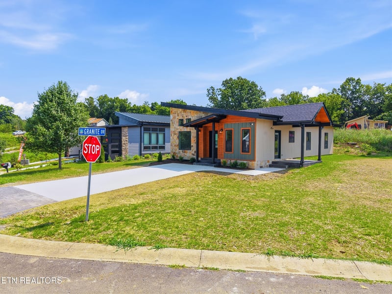 203 Granite Dr, Sevierville, TN 37876