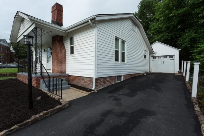 203 Gresham Rd, Knoxville, TN 37918