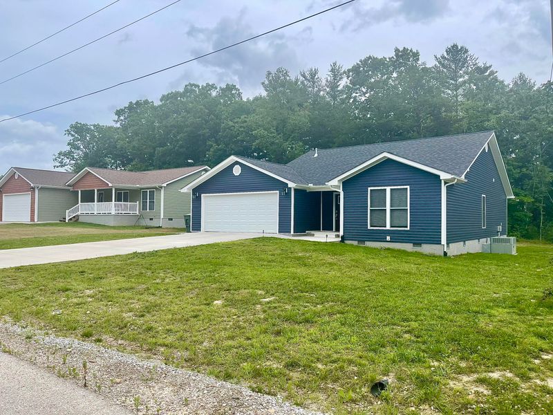 203 Grove Loop, Crossville, TN 38555