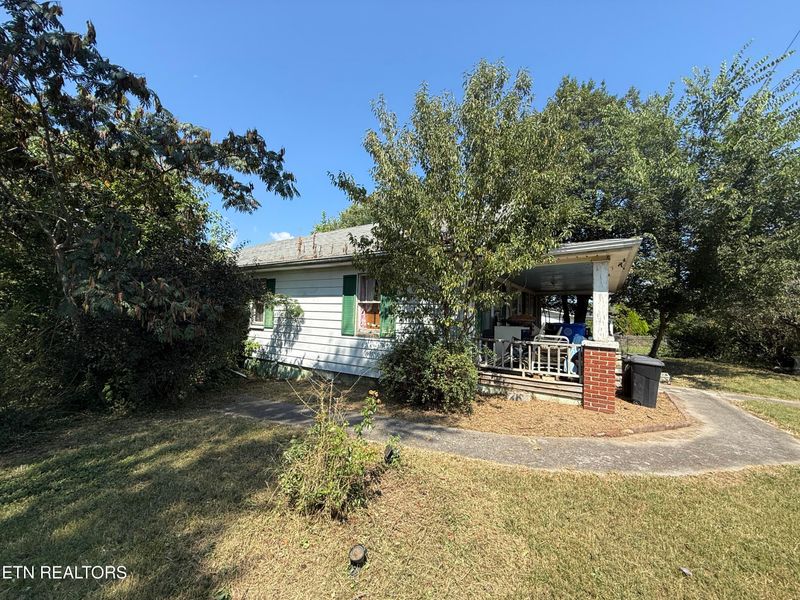 203 Hillcrest Ave, Rocky Top, TN 37769