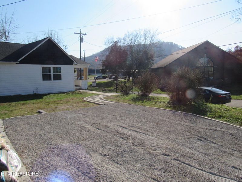 203 Jacksboro Ave, Rocky Top, TN 37769