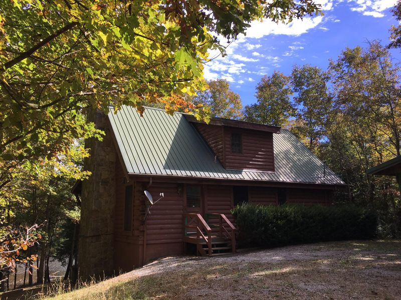 203 Lakeshore Dr, Monterey, TN 38574