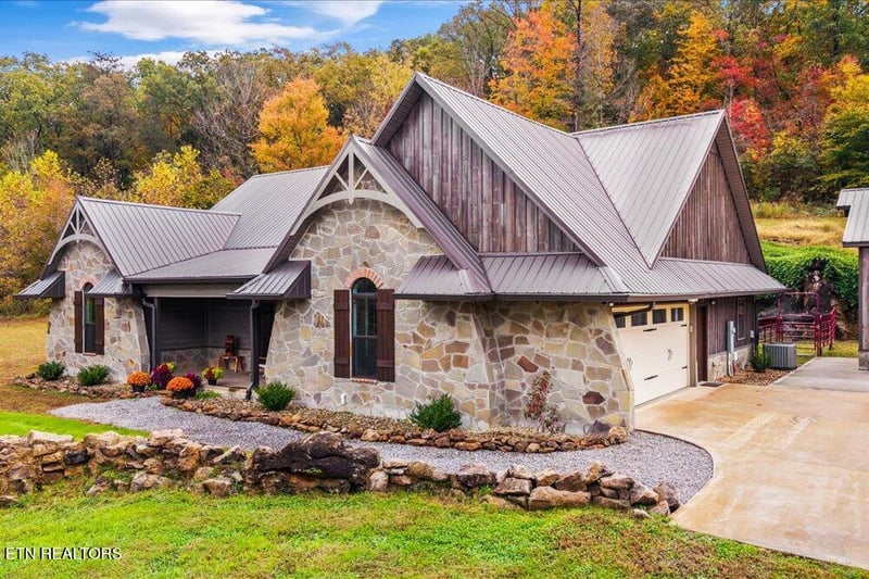 203 Mahoney Rd, Oliver Springs, TN 37840
