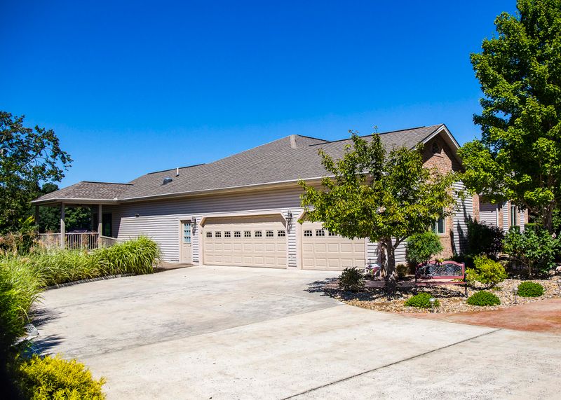 203 Markham Ln, Fairfield Glade, TN 38558