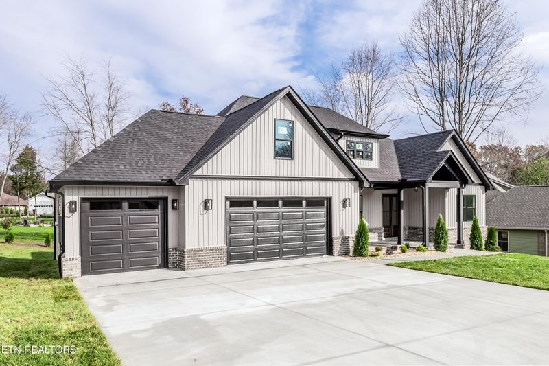 203 Ogana Ln, Loudon, TN 37774