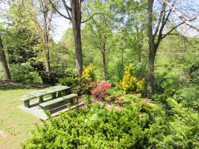 203 Scenic Dr, Oak Ridge, TN 37830
