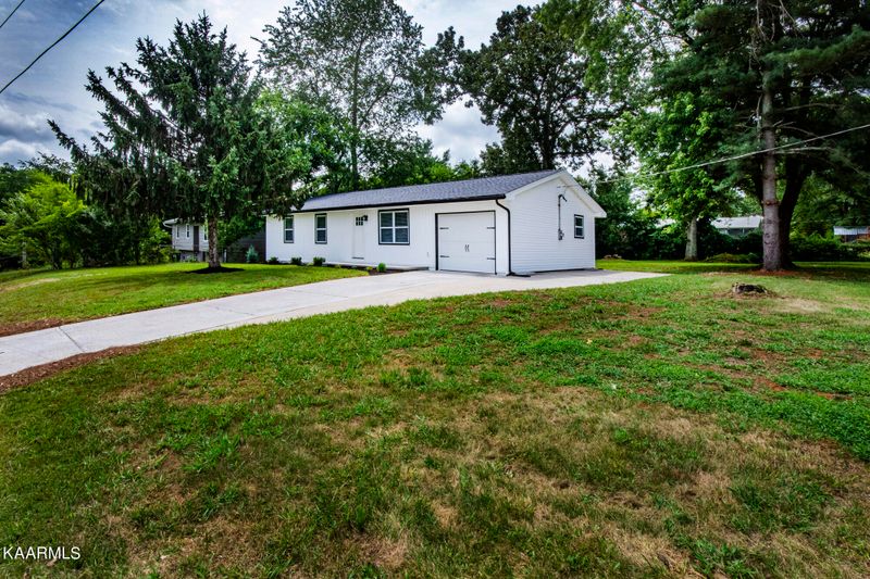 203 Sharon Dr, Seymour, TN 37865