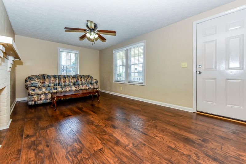 203 W 2nd Ave, Lenoir City, TN 37771