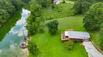 203 Wagon Ln, Speedwell, TN 37870