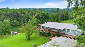 203 Wagon Ln, Speedwell, TN 37870