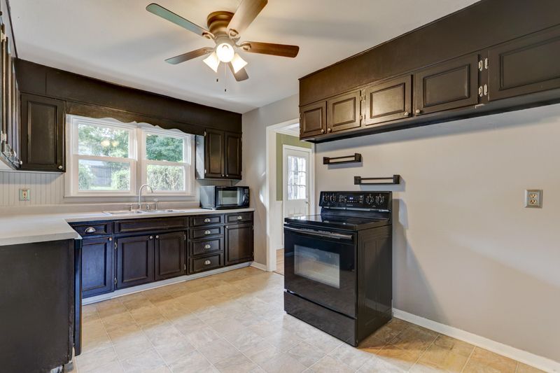 2030 Aster Rd, Knoxville, TN 37918