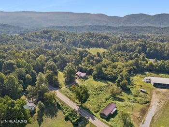 2030 Six Mile Rd, Maryville, TN 37803