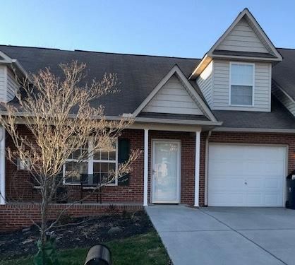2031 Gatehouse Ln, Powell, TN 37849