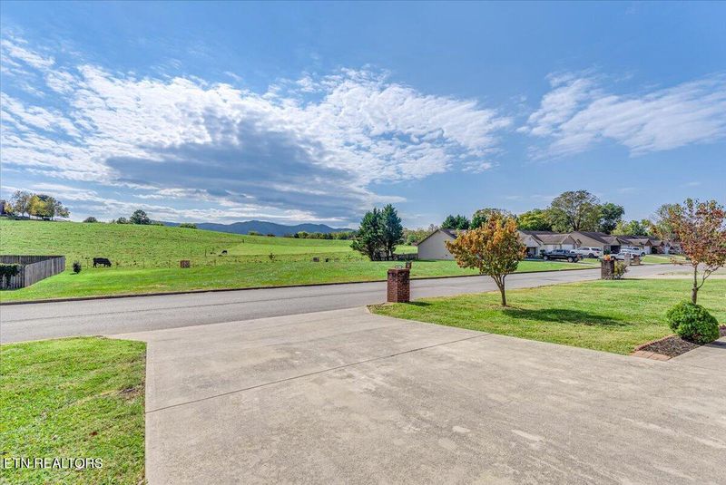 2031 Murphys Chapel Dr, Sevierville, TN 37876