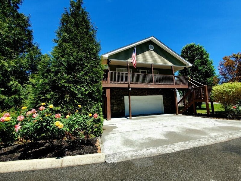2031 Slippery Rock Cir, Pigeon Forge, TN 37862
