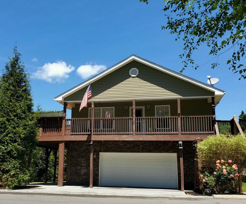 2031 Slippery Rock Cir, Pigeon Forge, TN 37862