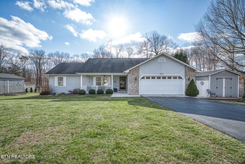 2031 Sunset Ridge Dr, Crossville, TN 38571