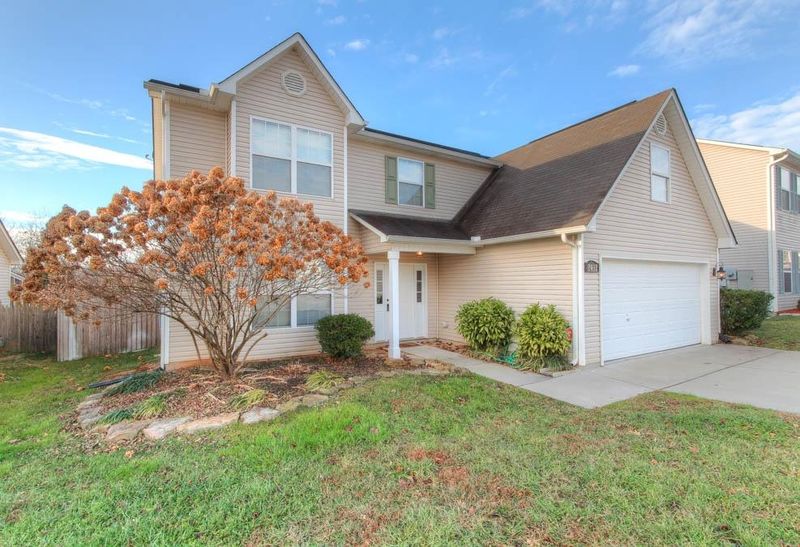 2032 Cartmill Dr, Powell, TN 37849