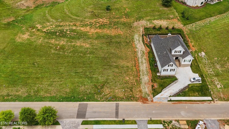 2033 Chestnut Ln, Loudon, TN 37774