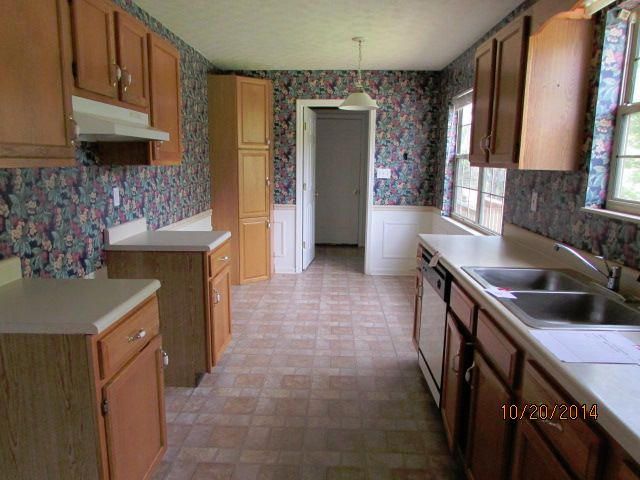 2033 Independence Dr, Maryville, TN 37803