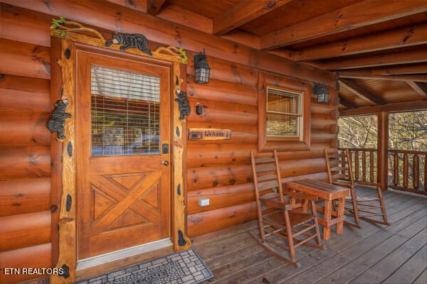 2034 Bear Haven Way, Sevierville, TN 37876