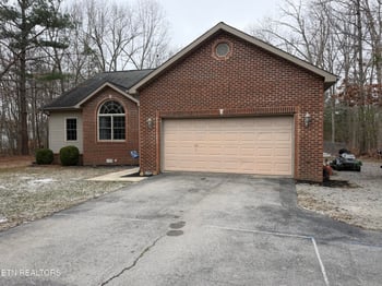 2034 Keno Dr, Crossville, TN 38572