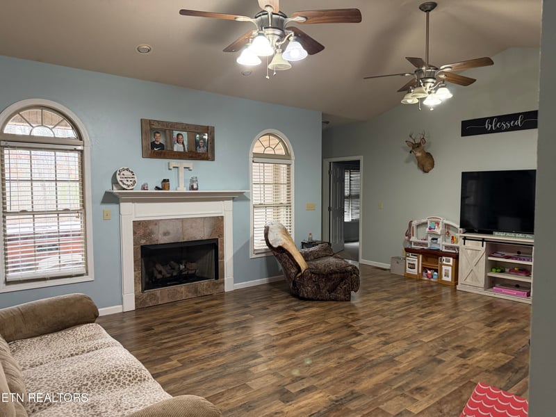 2034 Keno Dr, Crossville, TN 38572