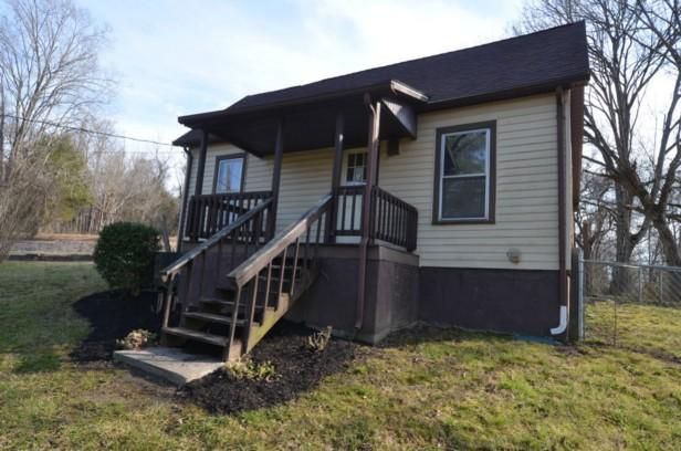 2036 Limestone Ln, Mascot, TN 37806